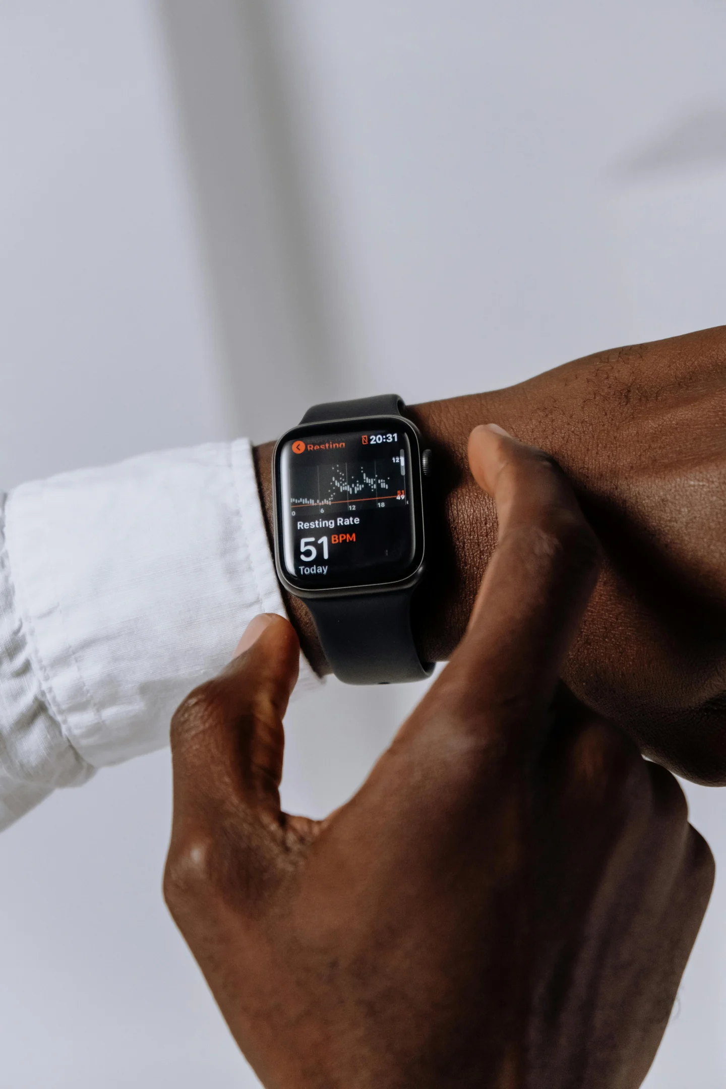Genauigkeit der Schwimmherzfrequenz der Apple Watch: Warum sie sinkt und wie man sie behebt